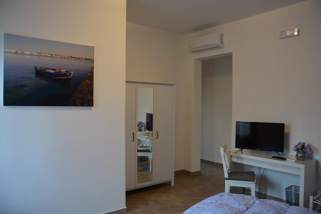 Bed and Breakfast Colori Del Salento Челліно-Сан-Марко Екстер'єр фото